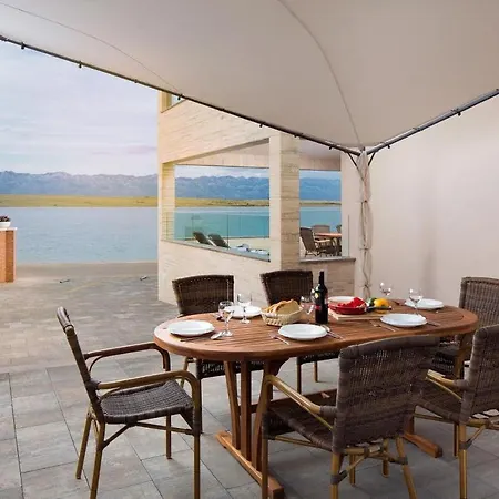 Apartment Vista Royal Vir
